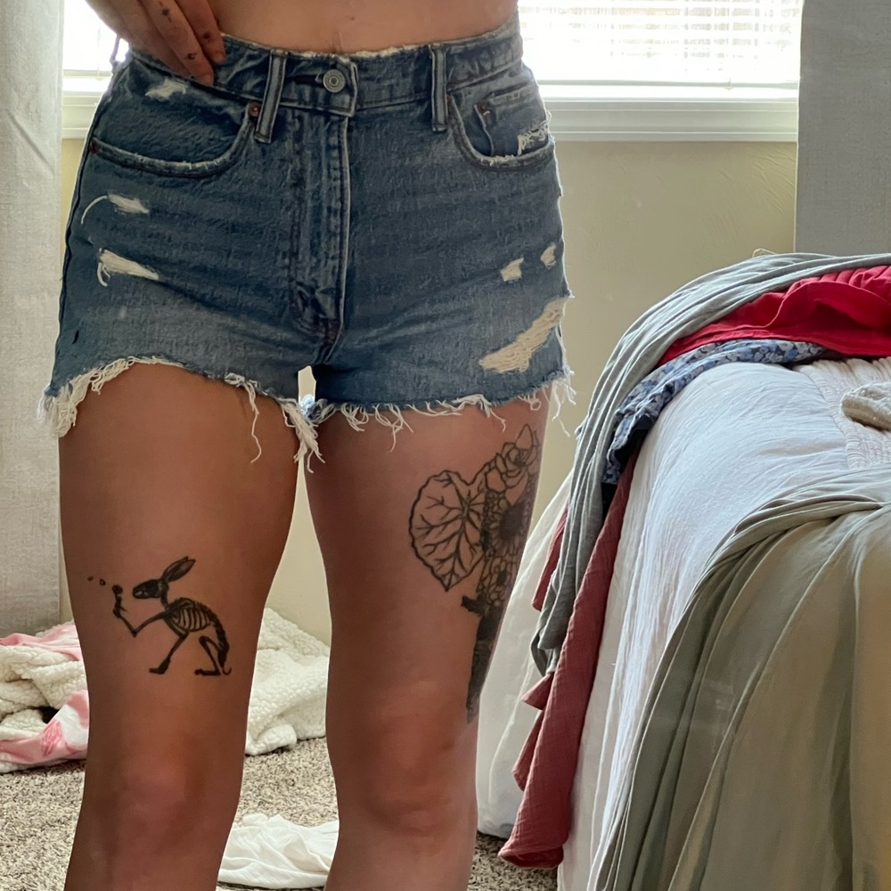 Abercrombie and fitch mom short high rise